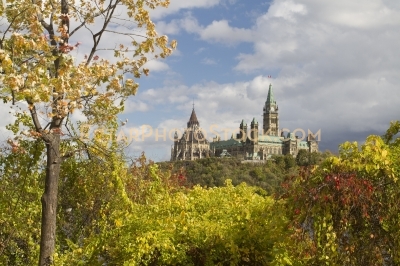 Parliament building fall view from bike part gatineau side of th